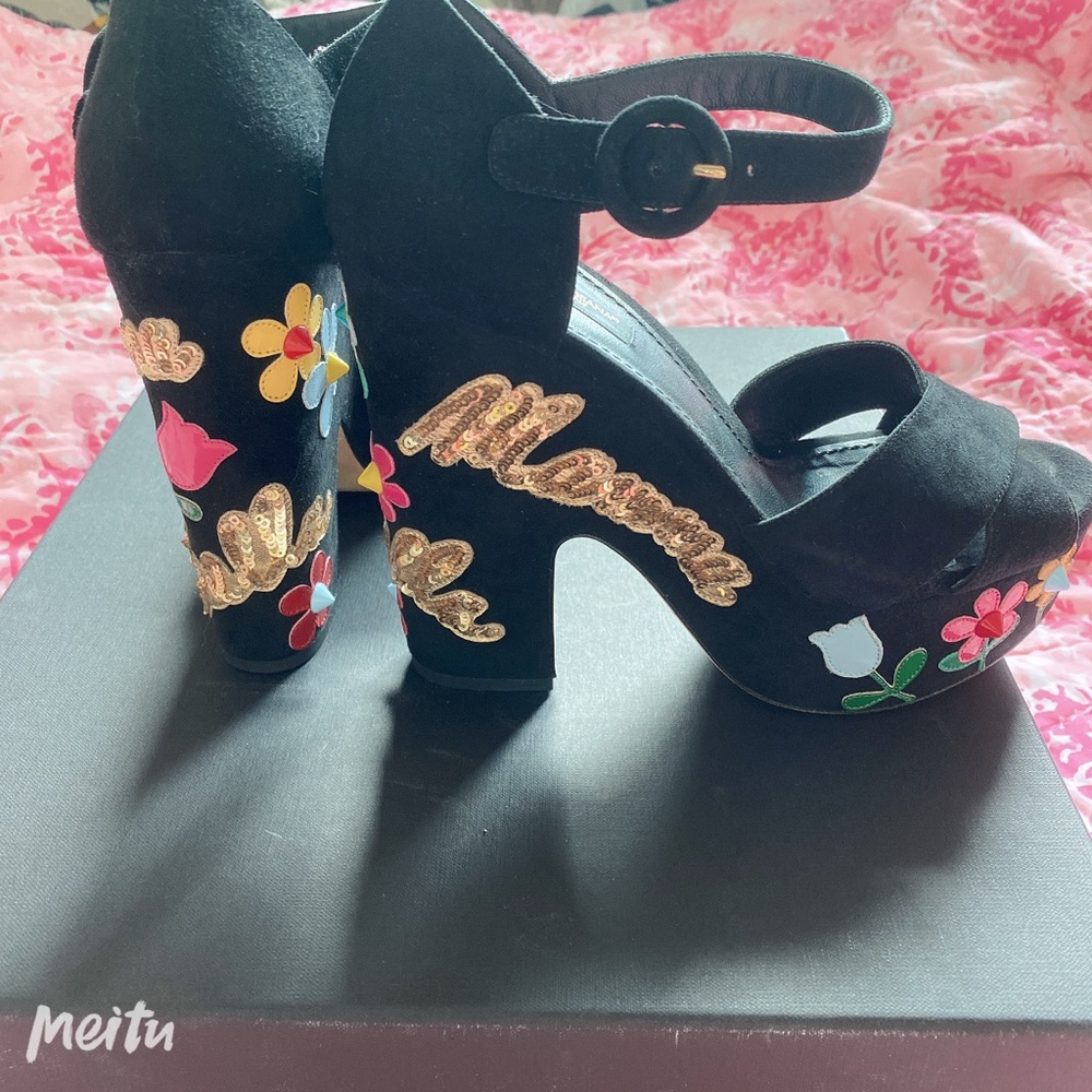 EUC Dolce & Gabbana Black Suede Platform Sandals with Flower Embroidery Studs 38 - Picture 3 of 7